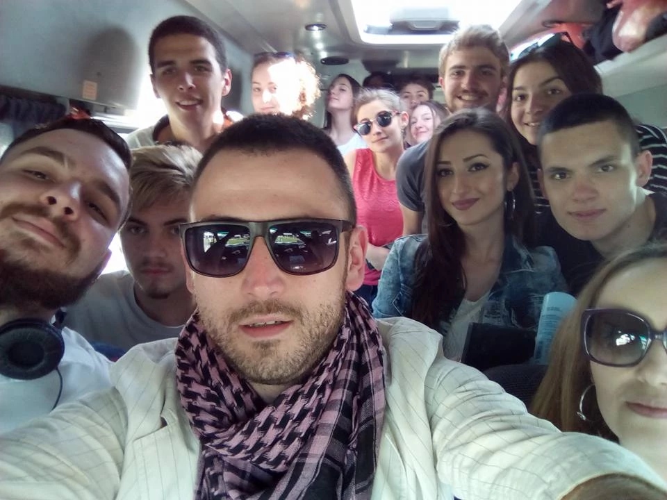 ČAROBNJACI PROSVETE: Profesor srpskog koji decu uči da se ži