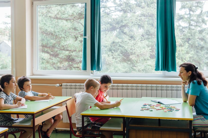 Školski psiholog: Biti uspešan ne znači imati sve petice u d