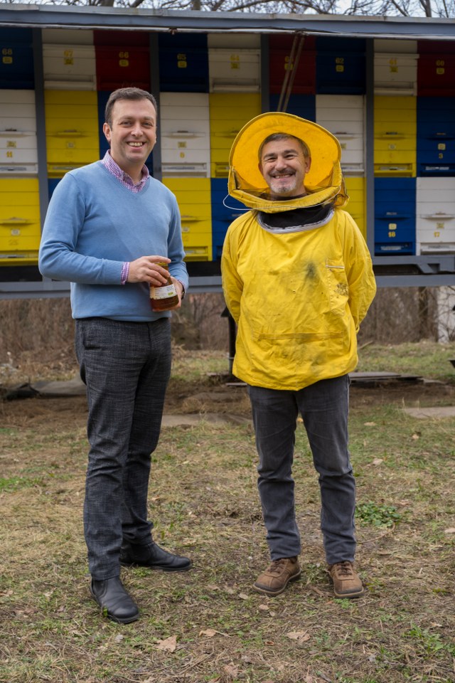 Slađan ima neobično zanimanje, on je SOS spasilac za pčele,