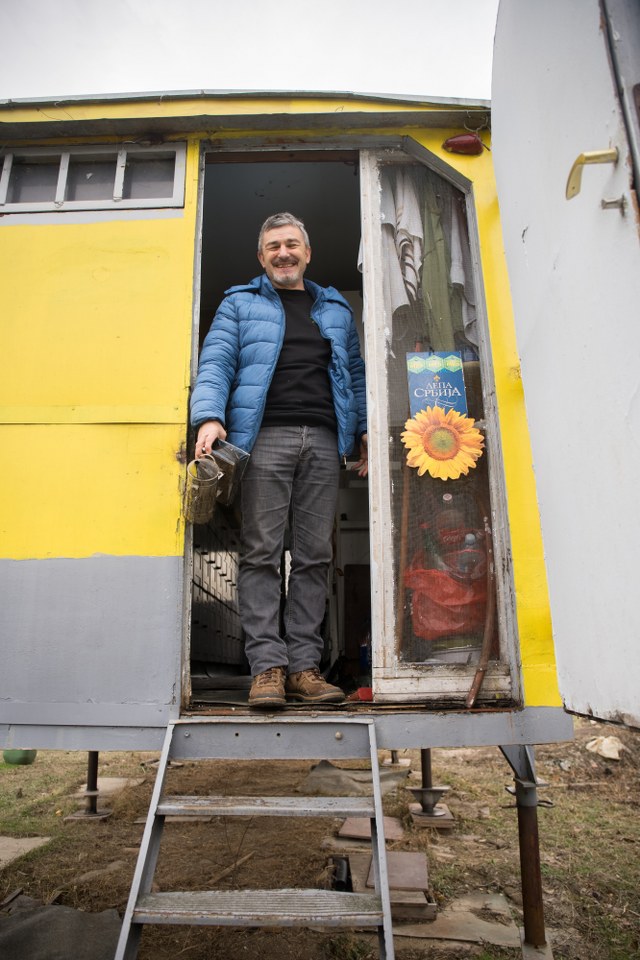 Slađan ima neobično zanimanje, on je SOS spasilac za pčele,