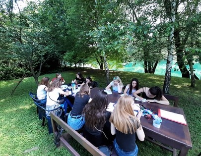 Udruženje Lan iz Bihaća održalo radionice za učenice u okviru projekta