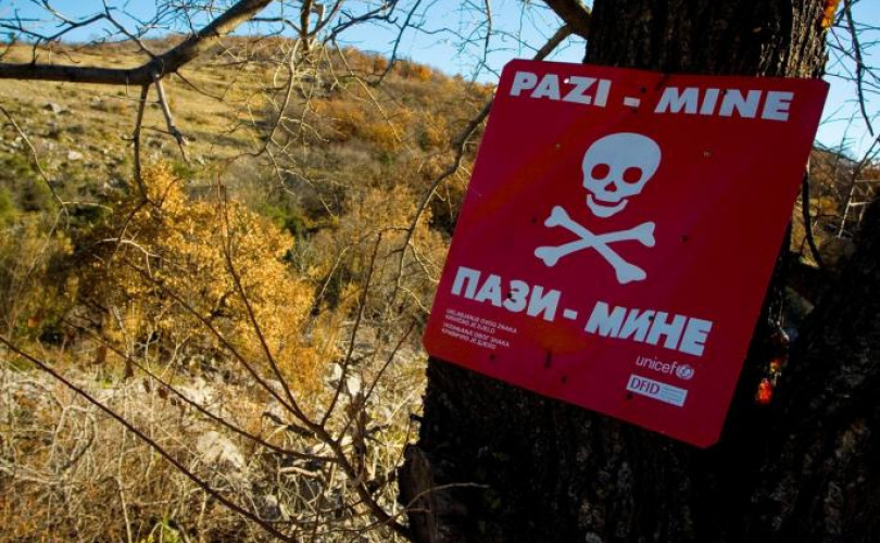 IZ CRVENOG SOLITERA: Demineri čitaju Bekima, svijet je dobar…