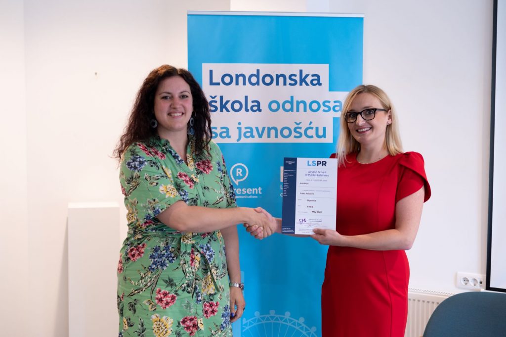 Londonska škola za odnose s javnošću: Dodijeljene diplome i
