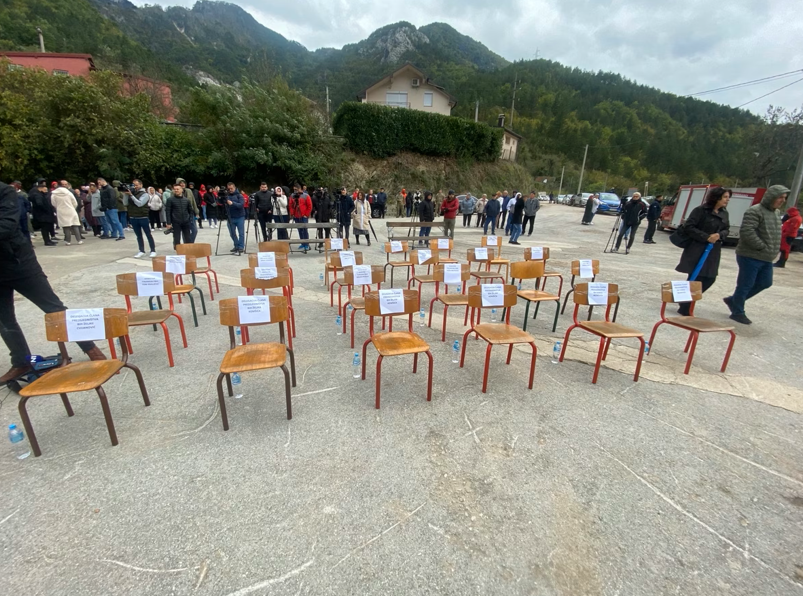Prazne stolice: Godinu dana nakon tragedije u Jablanici, vlasti opet izostale